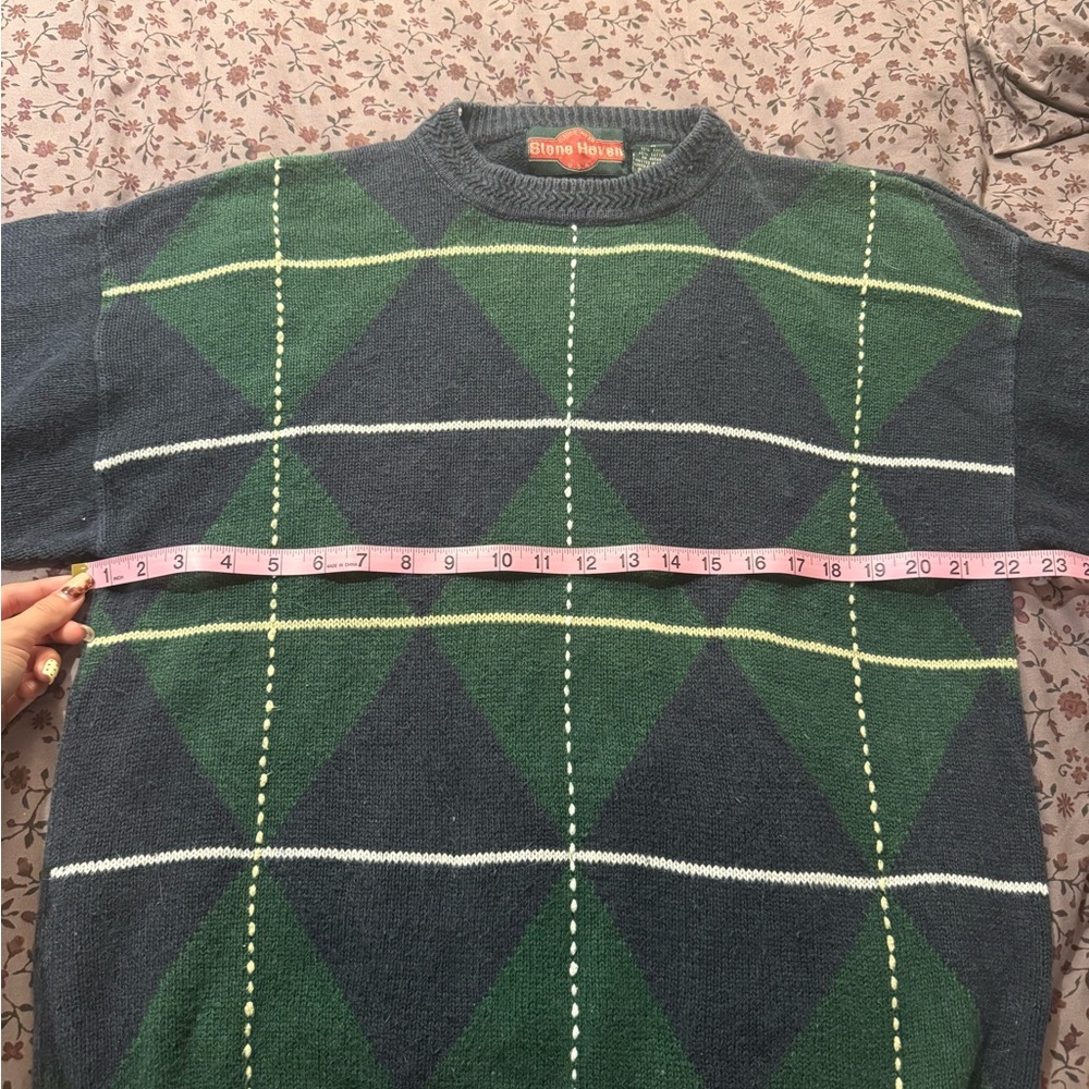 Classic Women's Crewneck Sweater in Gray and Green - Picture 6 of 6